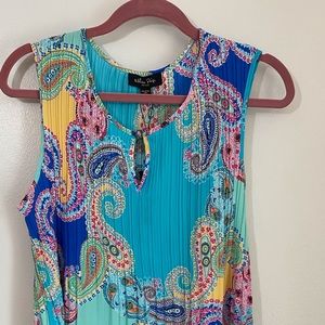 New Elissa Paige sleeveless pleated paisley top. Gorgeous colors!